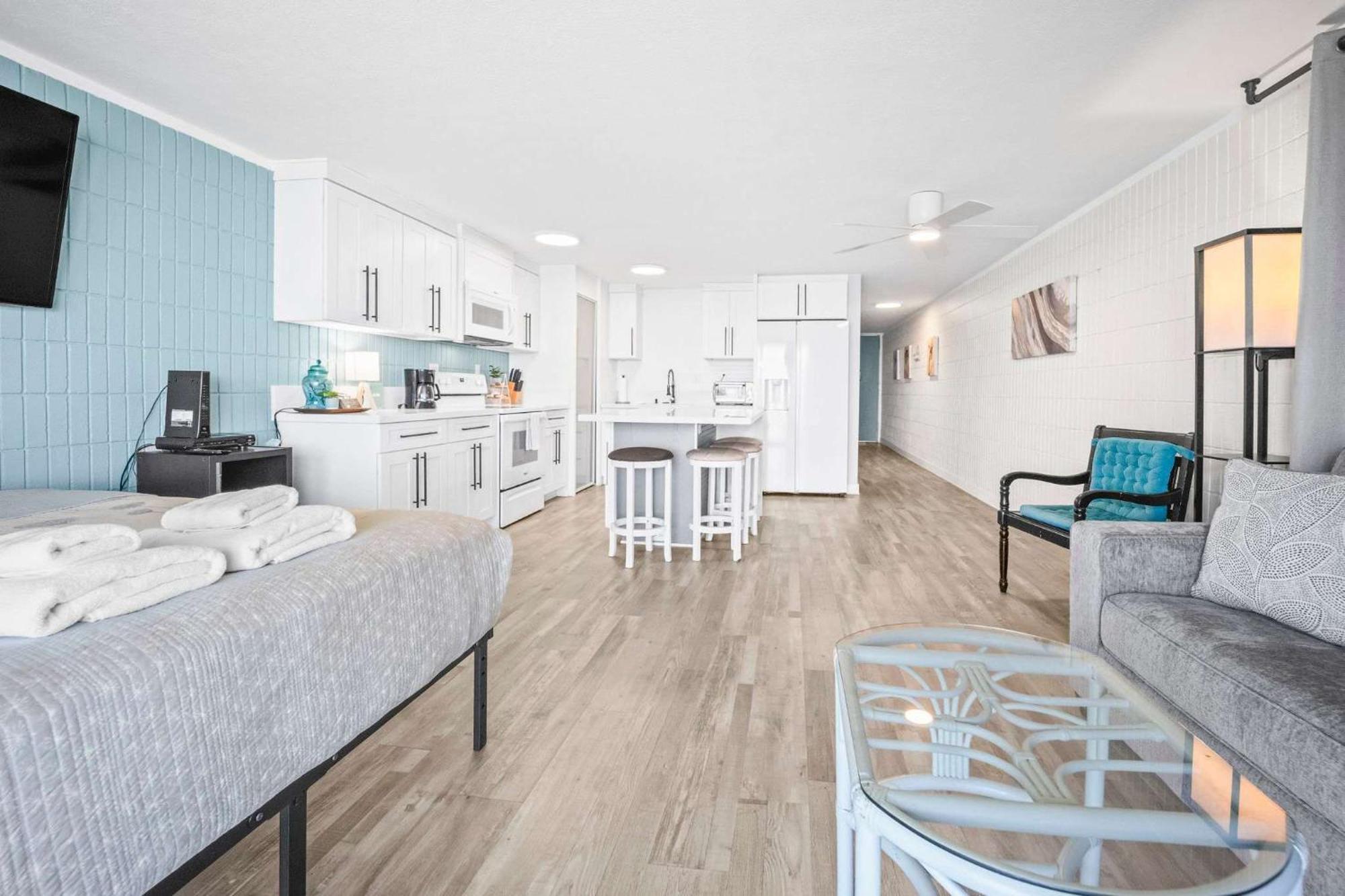 Laie Beautiful Beachfront Condo מראה חיצוני תמונה