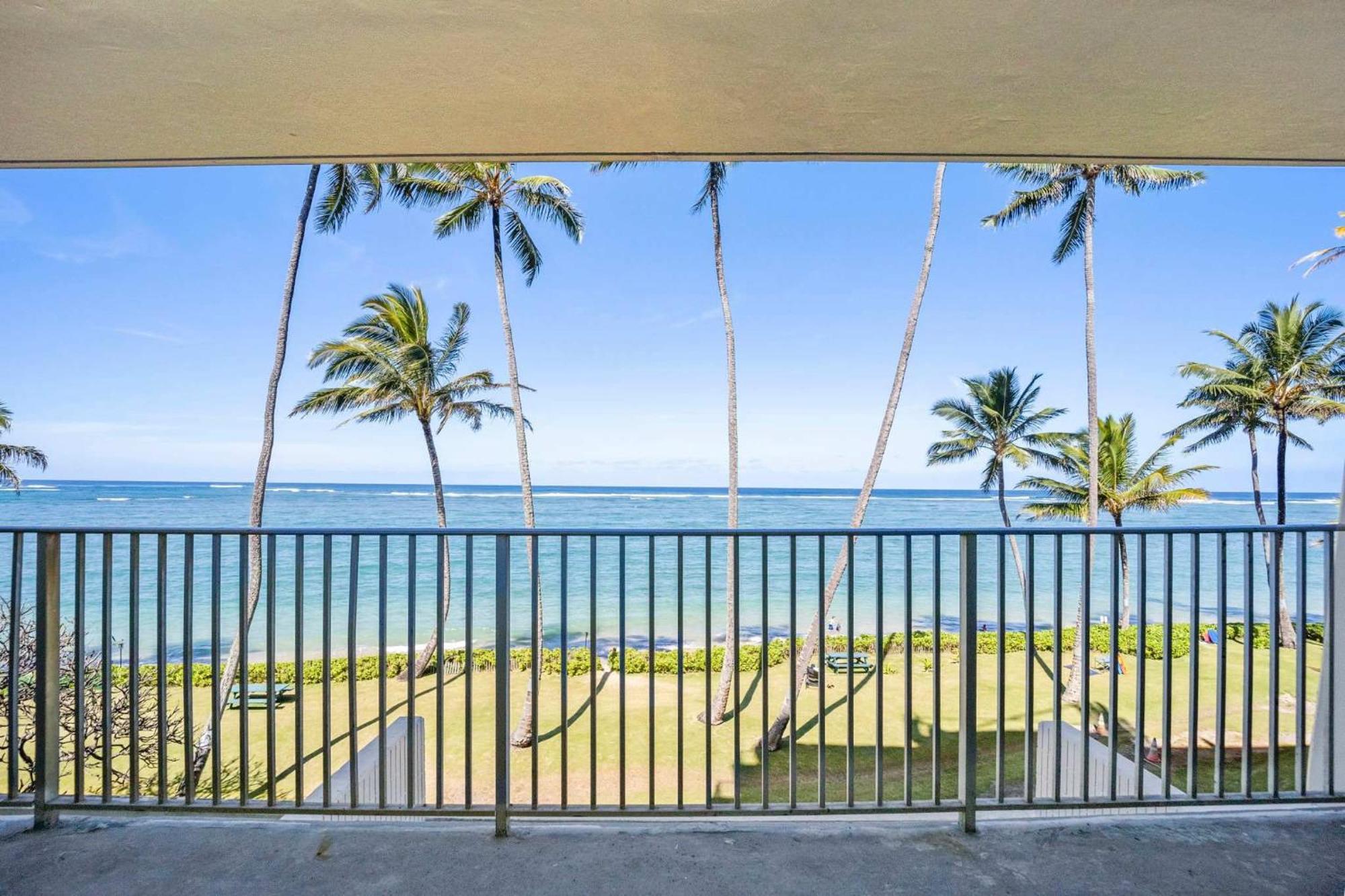 Laie Beautiful Beachfront Condo מראה חיצוני תמונה